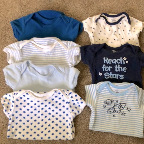 Gerber Other - Set of 7 onesies size 3-6months